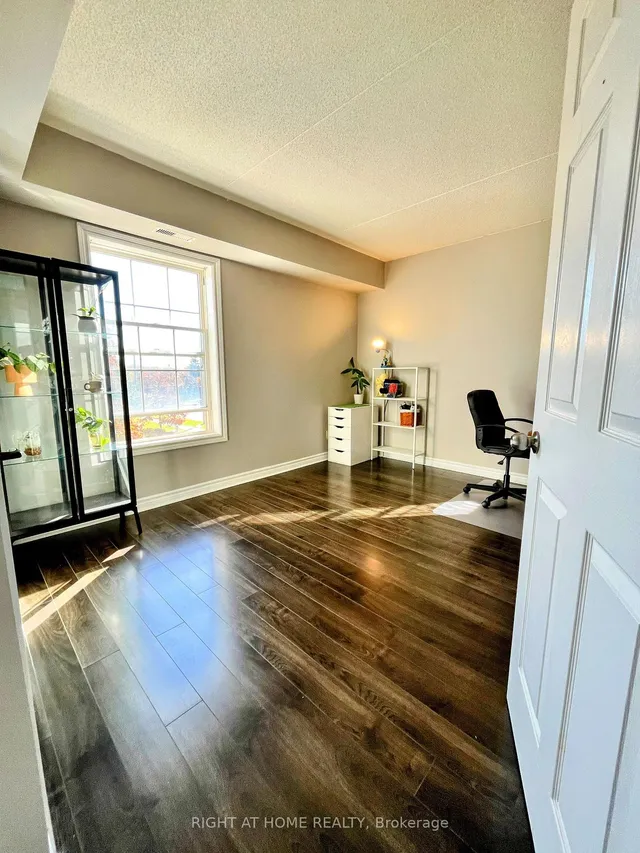 Additional image 7 of 4005 Kilmer Dr Unit 301