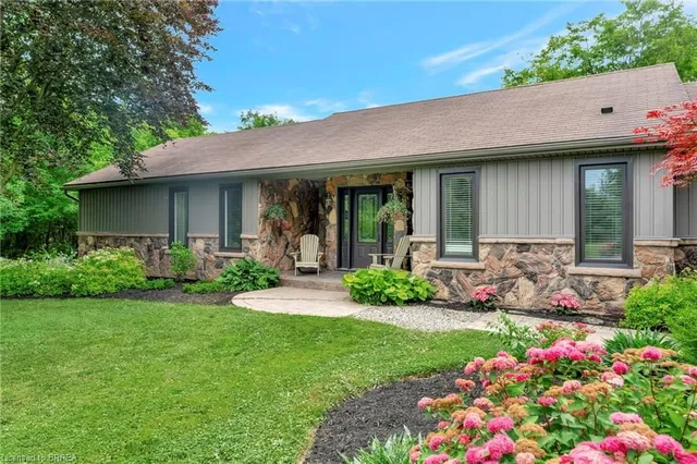 Additional image 2 of 3976 Powerline Rd