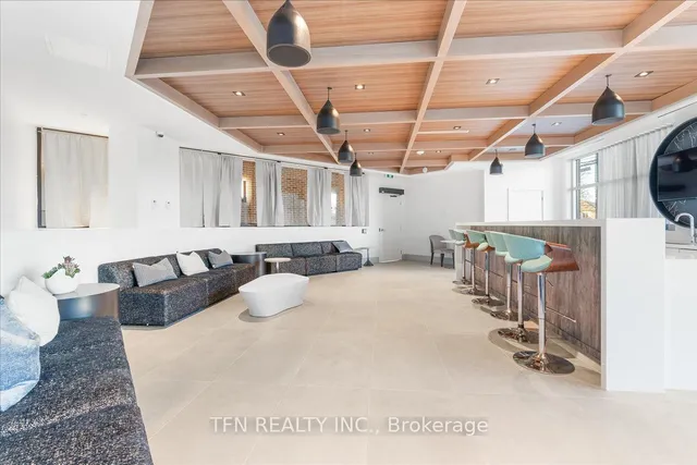 Additional image 17 of 600 North Service Rd Unit 522