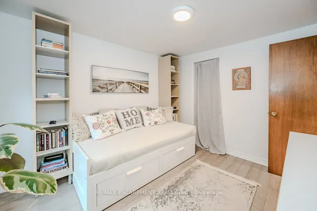 Additional image 26 of 63 Beechwood Ave