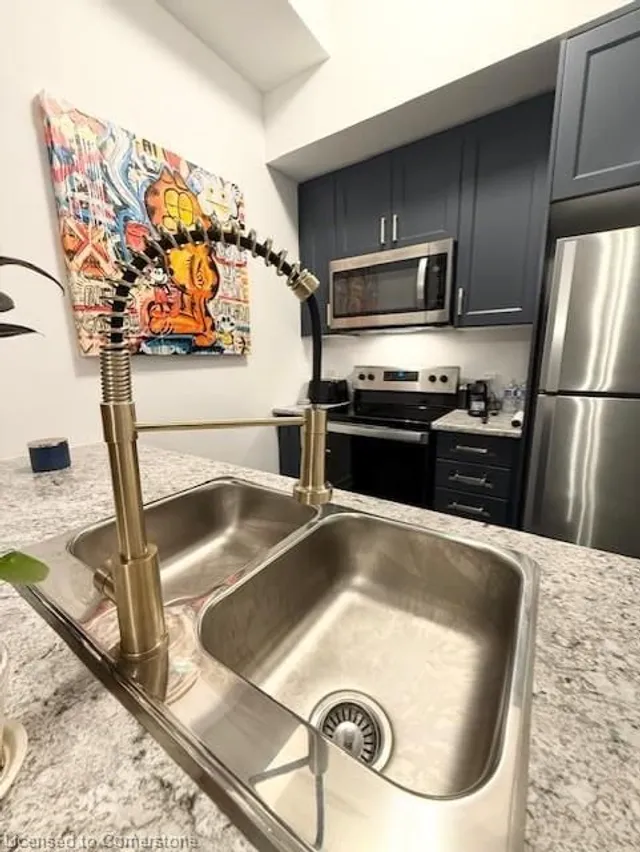 Additional image 4 of 470 Dundas St Unit 102