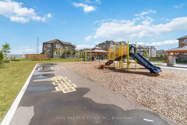 Additional image 40 of 126 Laguna Village Cres