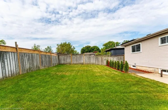 Additional image 19 of 30 Larch St