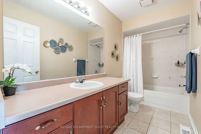 Additional image 18 of 800 PARAMOUNT Dr Unit 38