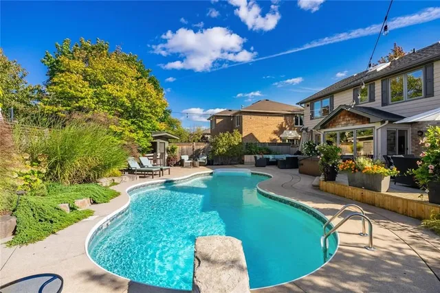 Additional image 38 of 2005 PARKLANE Cres