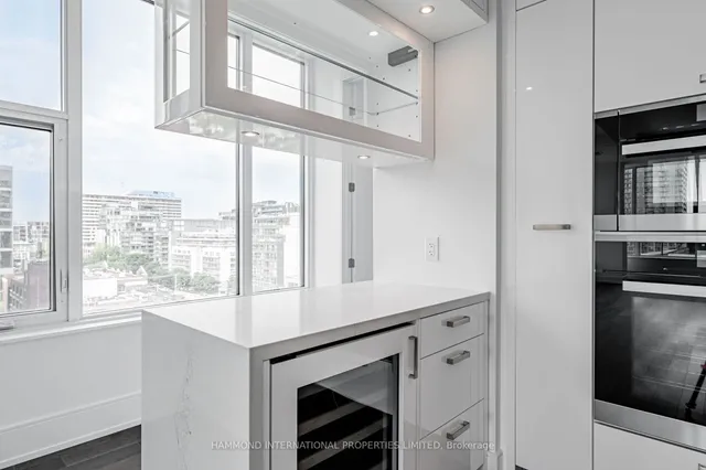 Additional image 9 of 455 Wellington St Unit 708