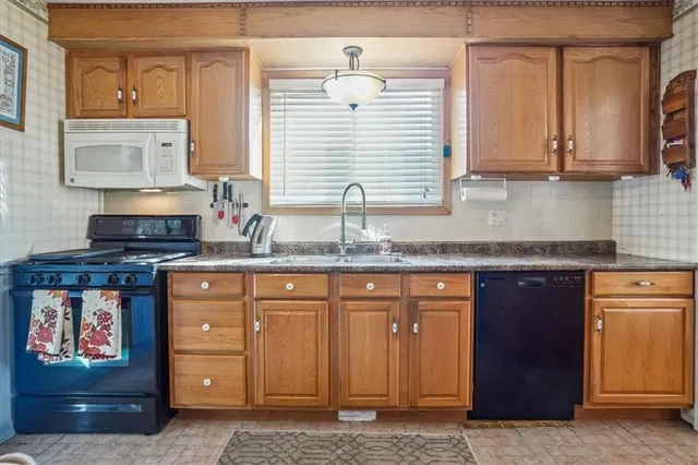 Additional image 5 of 3245 PALMER Dr