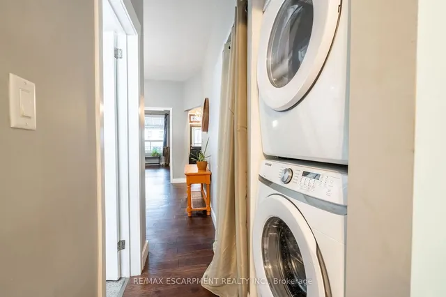 Additional image 4 of 166 Catharine St