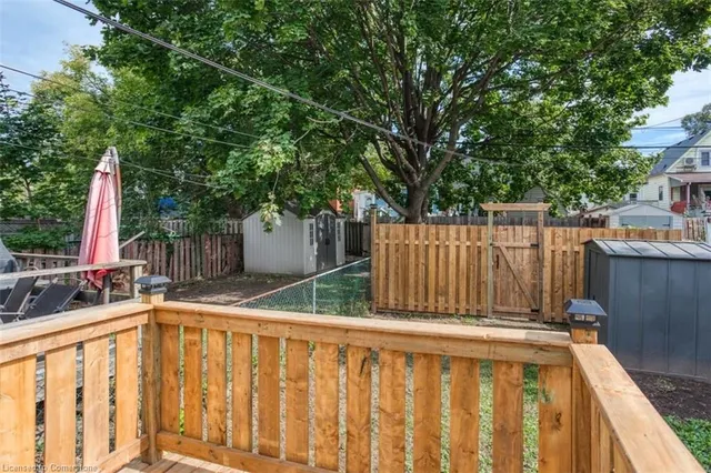 Additional image 32 of 104 Edgemont St