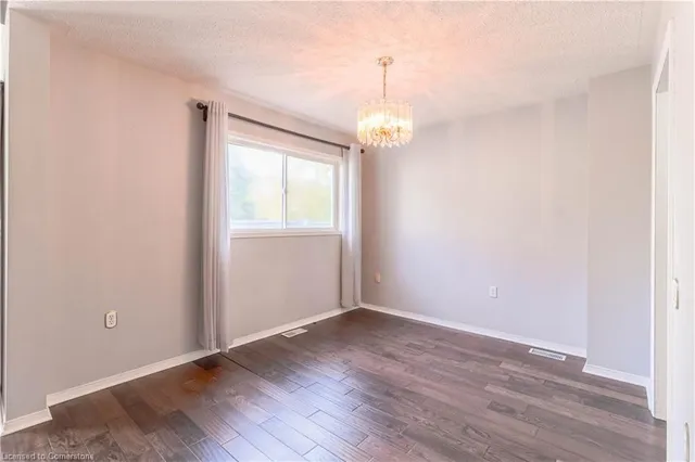 Additional image 9 of 331 Silverbirch Blvd