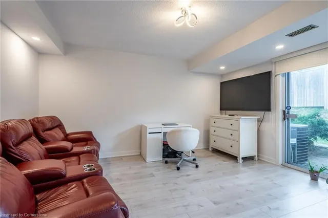 Additional image 10 of 384 Limeridge Rd Unit 11