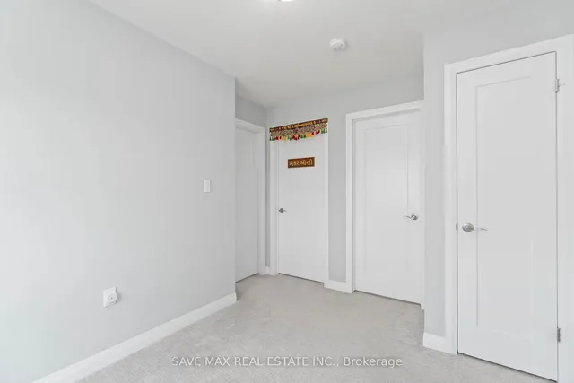 Additional image 22 of 126 Laguna Village Cres