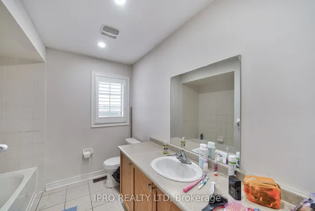 Additional image 22 of 566 BESSBOROUGH Dr