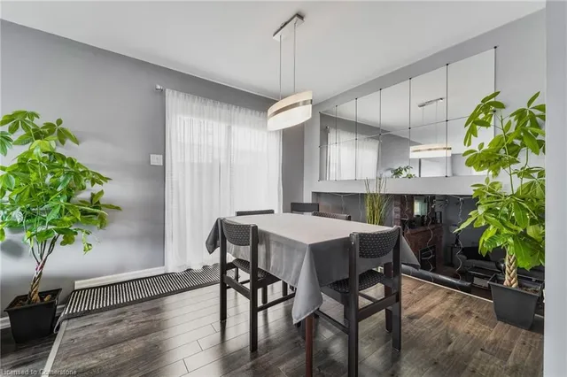 Additional image 16 of 8 Muscot Dr