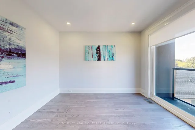 Additional image 28 of 3052 Bayview Ave