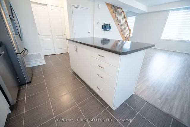 Additional image 8 of 383 Dundas St Unit 45