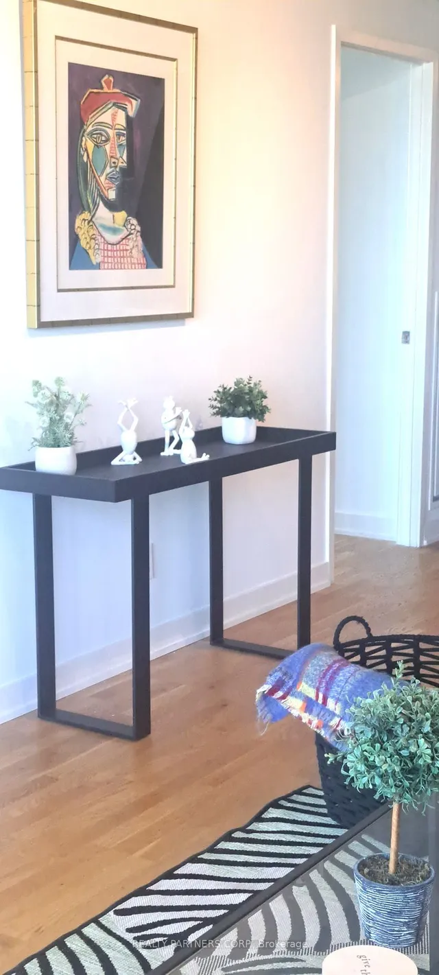 Additional image 11 of 8 Dovercourt Rd Unit 910