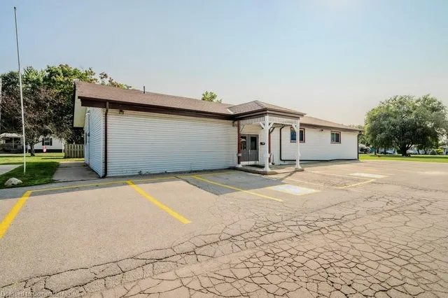Additional image 34 of 148 Maple Cres