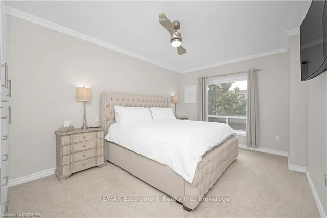 Additional image 21 of 5070 FAIRVIEW St Unit 209