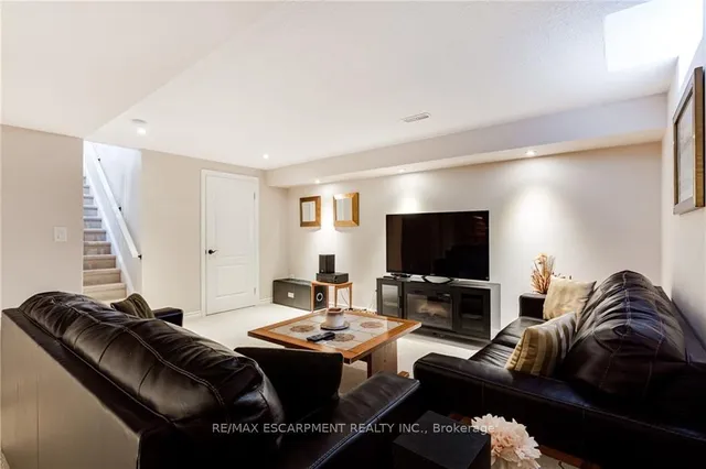 Additional image 33 of 19 Tallforest Tr