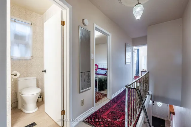 Additional image 19 of 50 1/2 Clyde St