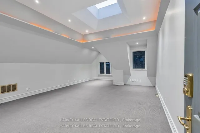 Additional image 24 of 125 Hazelton Ave