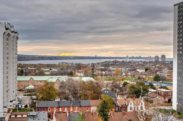 Additional image 25 of 15 Queen St Unit 812