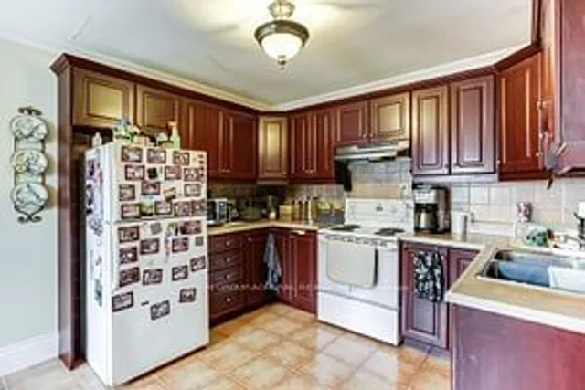 Additional image 5 of 109 Cayuga Ave