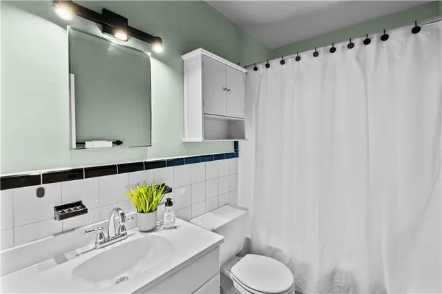 Additional image 12 of 1458 FISHER Ave