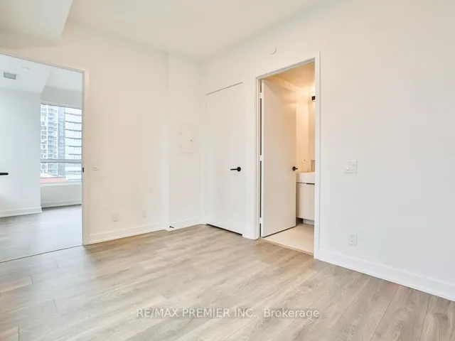 Additional image 24 of 108 Peter St Unit 1715