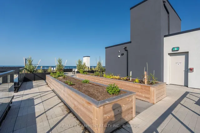 Additional image 31 of 600 North Service Rd Unit 508