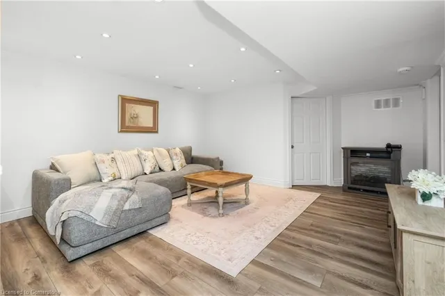 Additional image 37 of 185 Central Dr