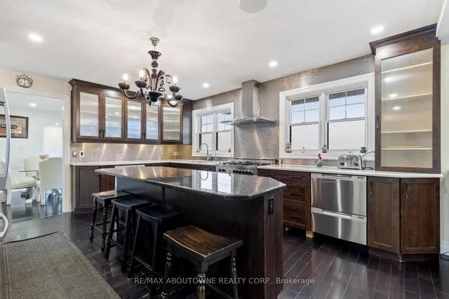 Additional image 11 of 1073 North Service Rd