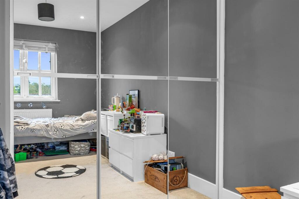 Additional image 18 of Welwyn Hall Gardens, Welwyn