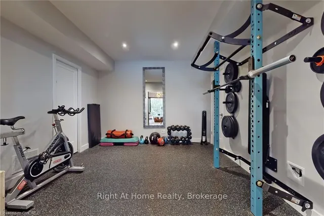 Additional image 28 of 868 DANFORTH Pl