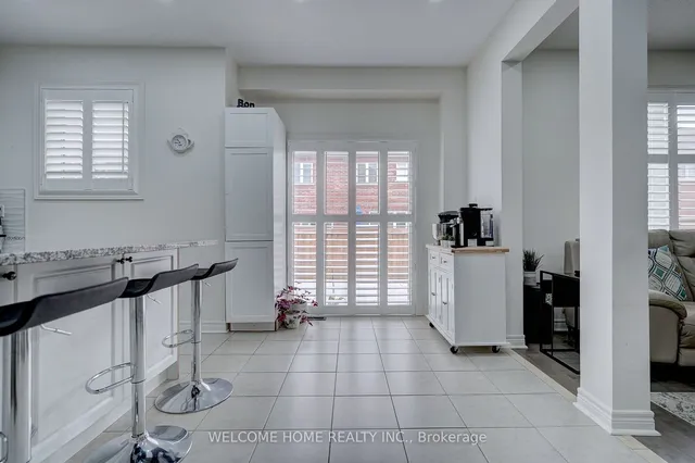 Additional image 13 of 556 Bessborough Dr