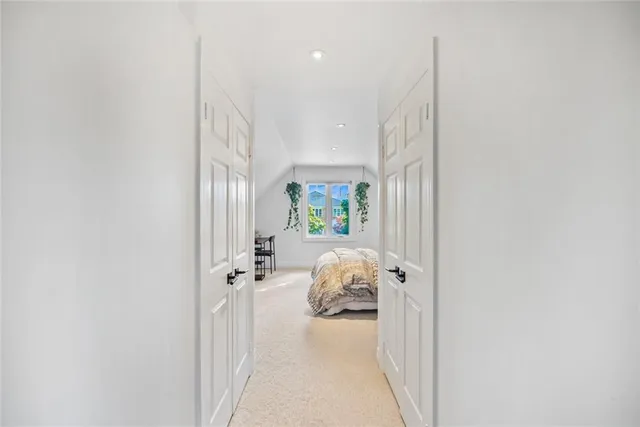 Additional image 23 of 2005 PARKLANE Cres