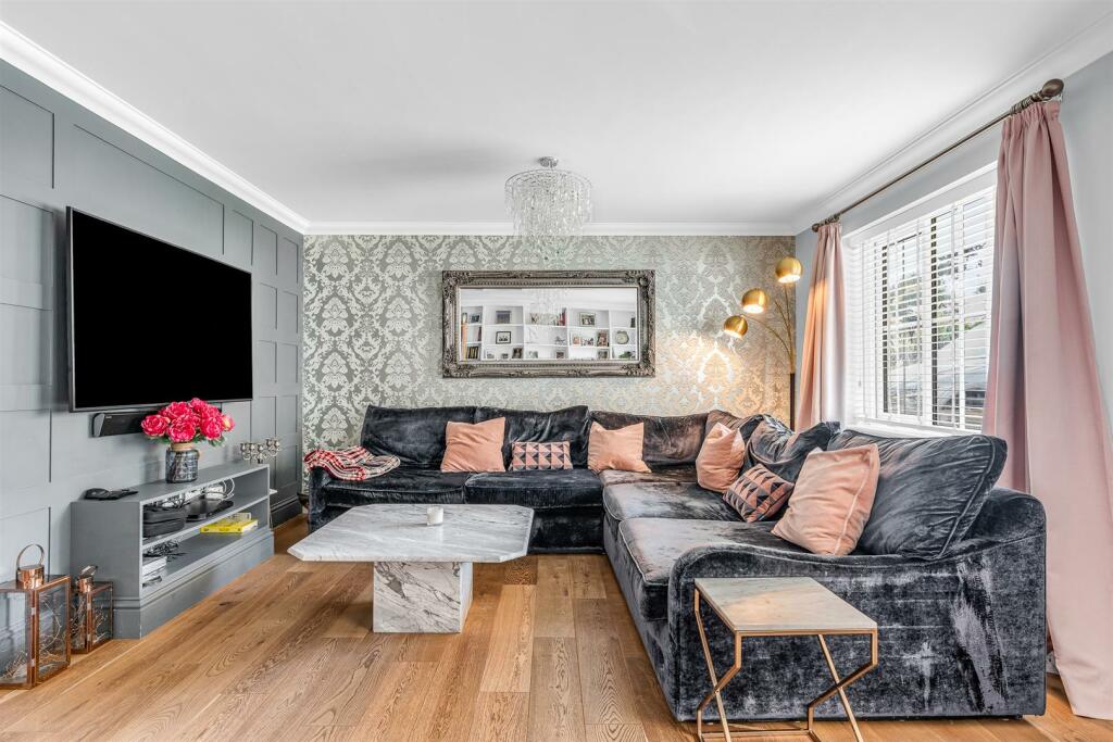 Additional image 10 of The Drive, Welwyn