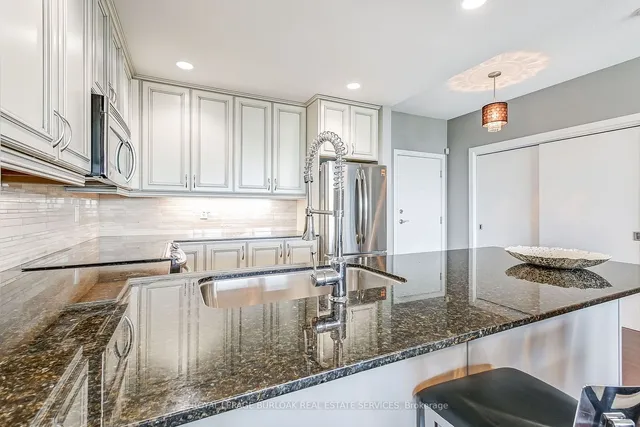 Additional image 7 of 551 Maple Ave Unit 1202