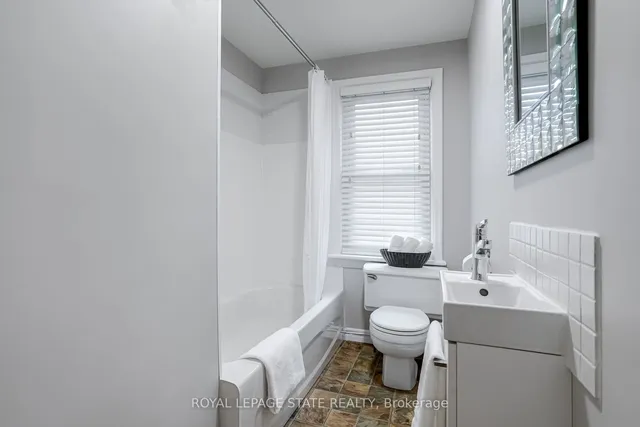 Additional image 25 of 15 Empress Ave