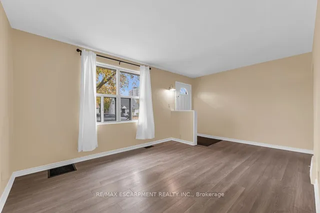 Additional image 3 of 34 SUMACH St