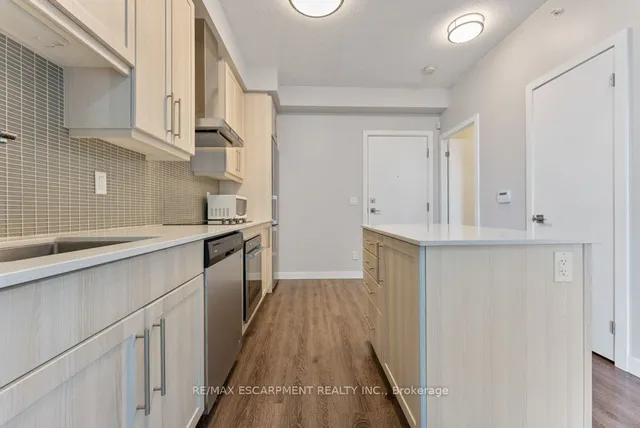 Additional image 3 of 2087 Fairview St Unit 1301