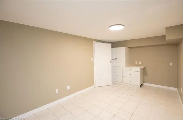 Additional image 36 of 73 Fonthill Rd