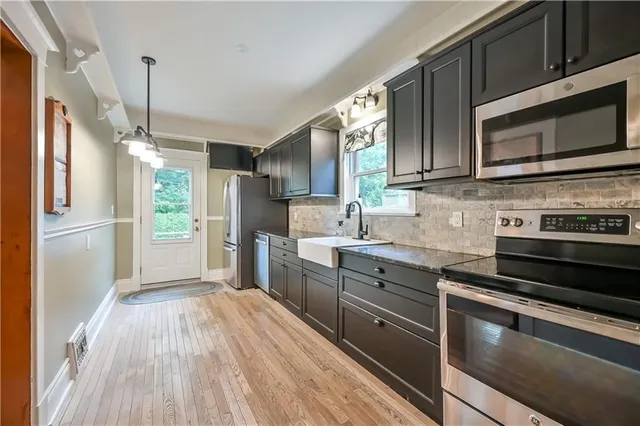 Additional image 19 of 2114 CAROLINE St