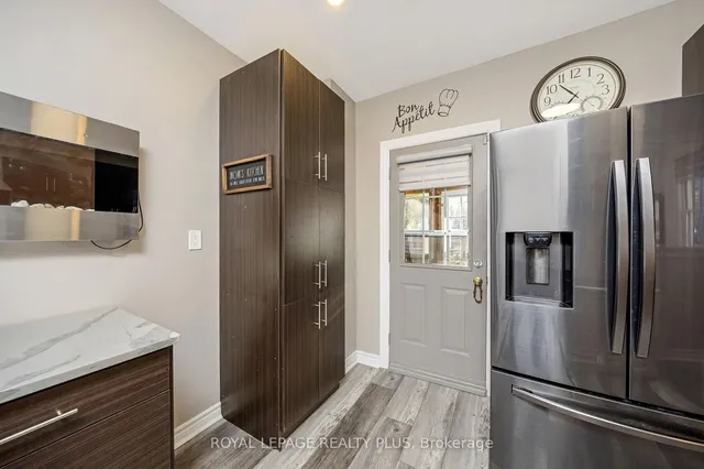 Additional image 16 of 16 Case St