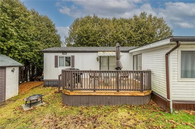 Additional image 26 of 94 Maple Cres