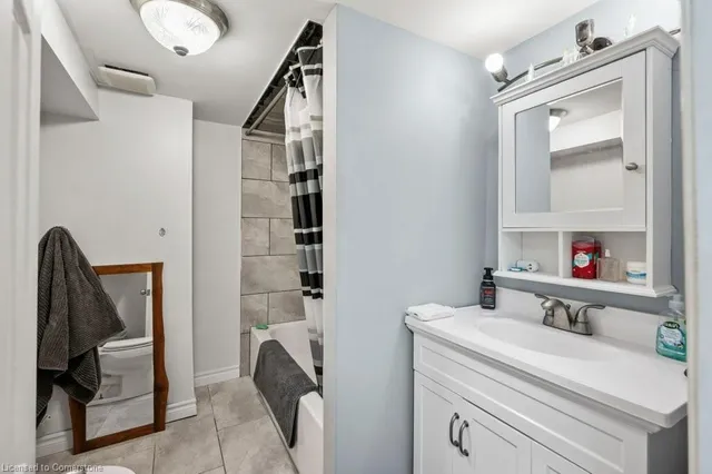 Additional image 40 of 95 Spadina Ave