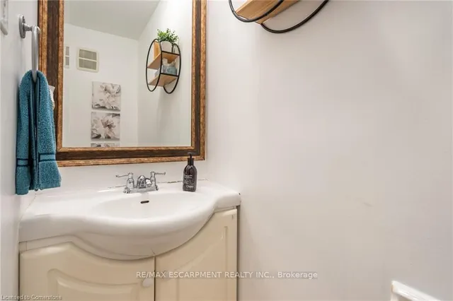 Additional image 33 of 657 Francis Rd Unit 3