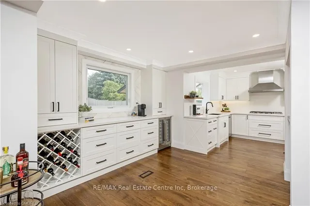 Additional image 12 of 884 HEMLOCK Dr