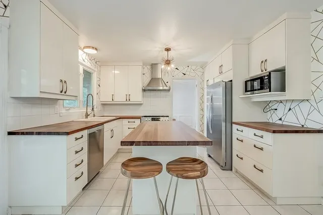 Additional image 16 of 1939 KERNS Rd